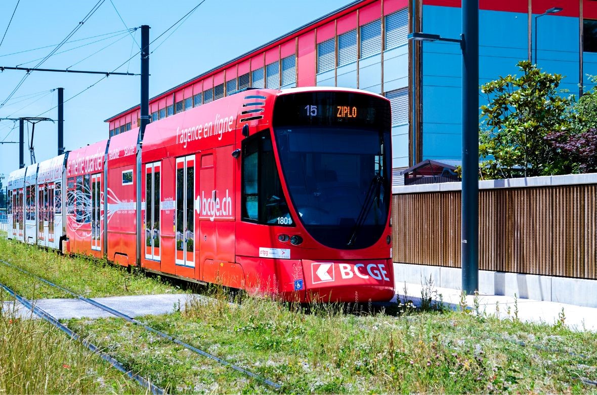 Stets in Ihrer Nähe: ein neues BCGE Tram auf den Schienen!